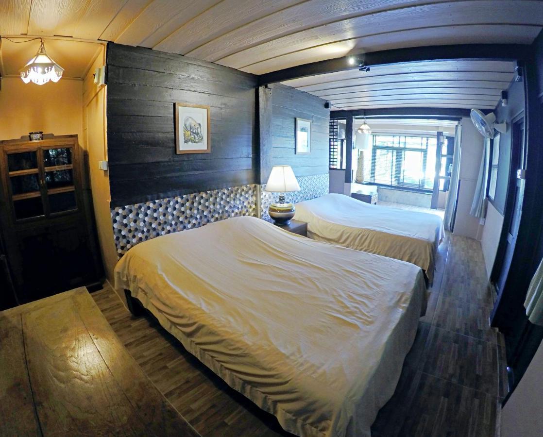 The Riverside Guest House Lampang Bagian luar foto
