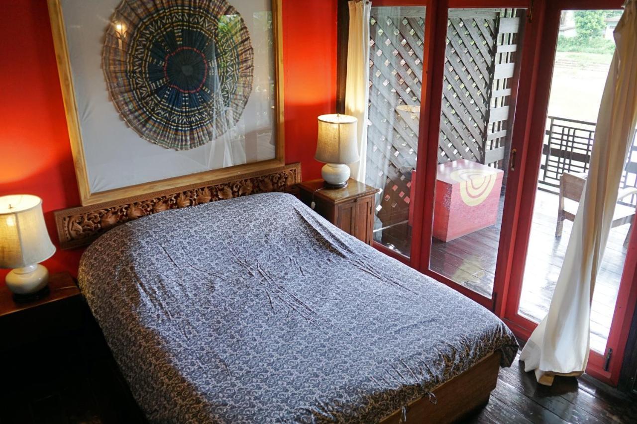 The Riverside Guest House Lampang Bagian luar foto