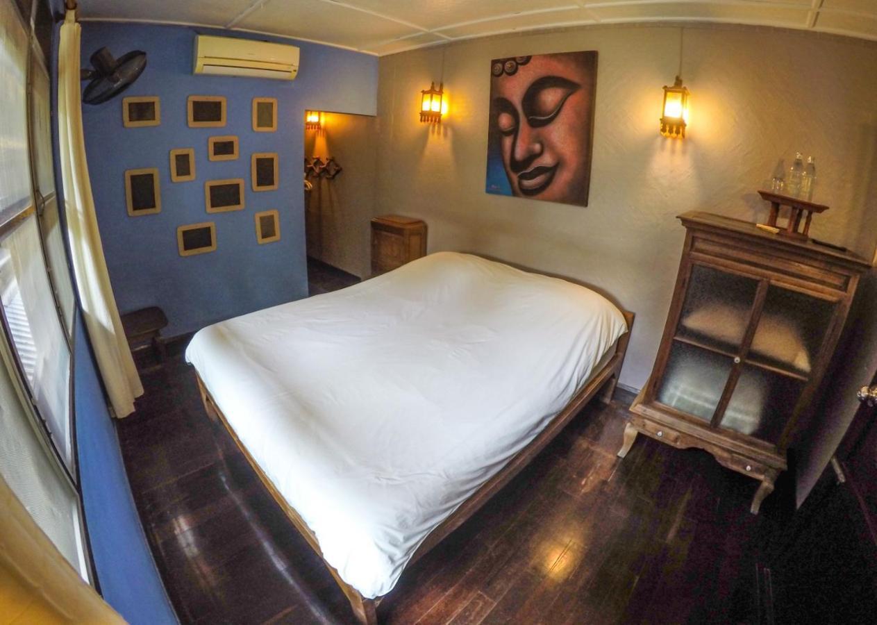 The Riverside Guest House Lampang Bagian luar foto