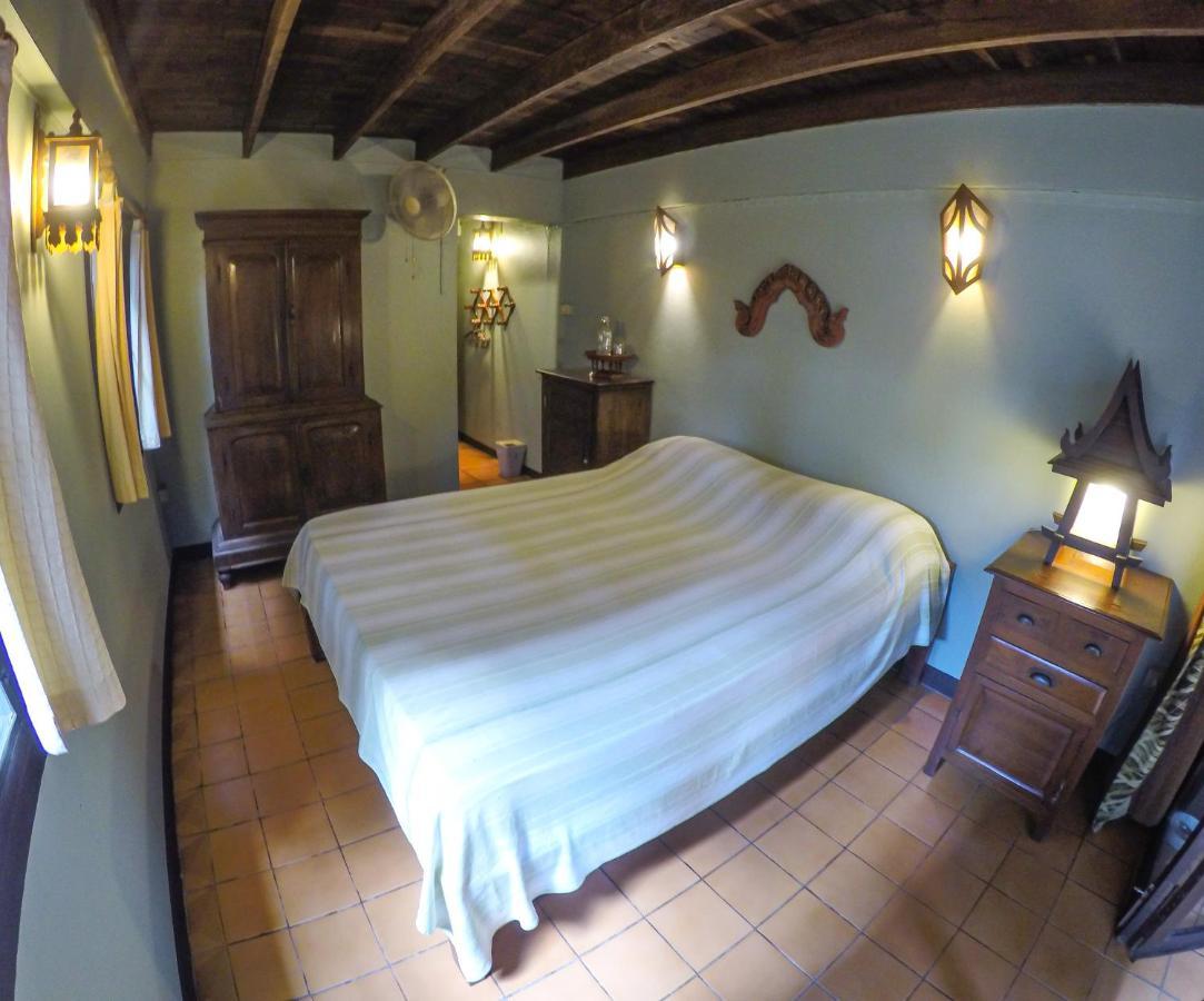 The Riverside Guest House Lampang Bagian luar foto