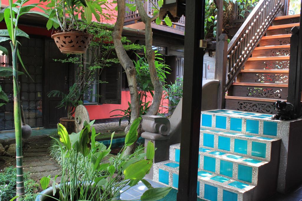 The Riverside Guest House Lampang Bagian luar foto