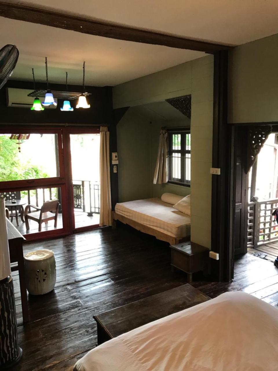 The Riverside Guest House Lampang Bagian luar foto